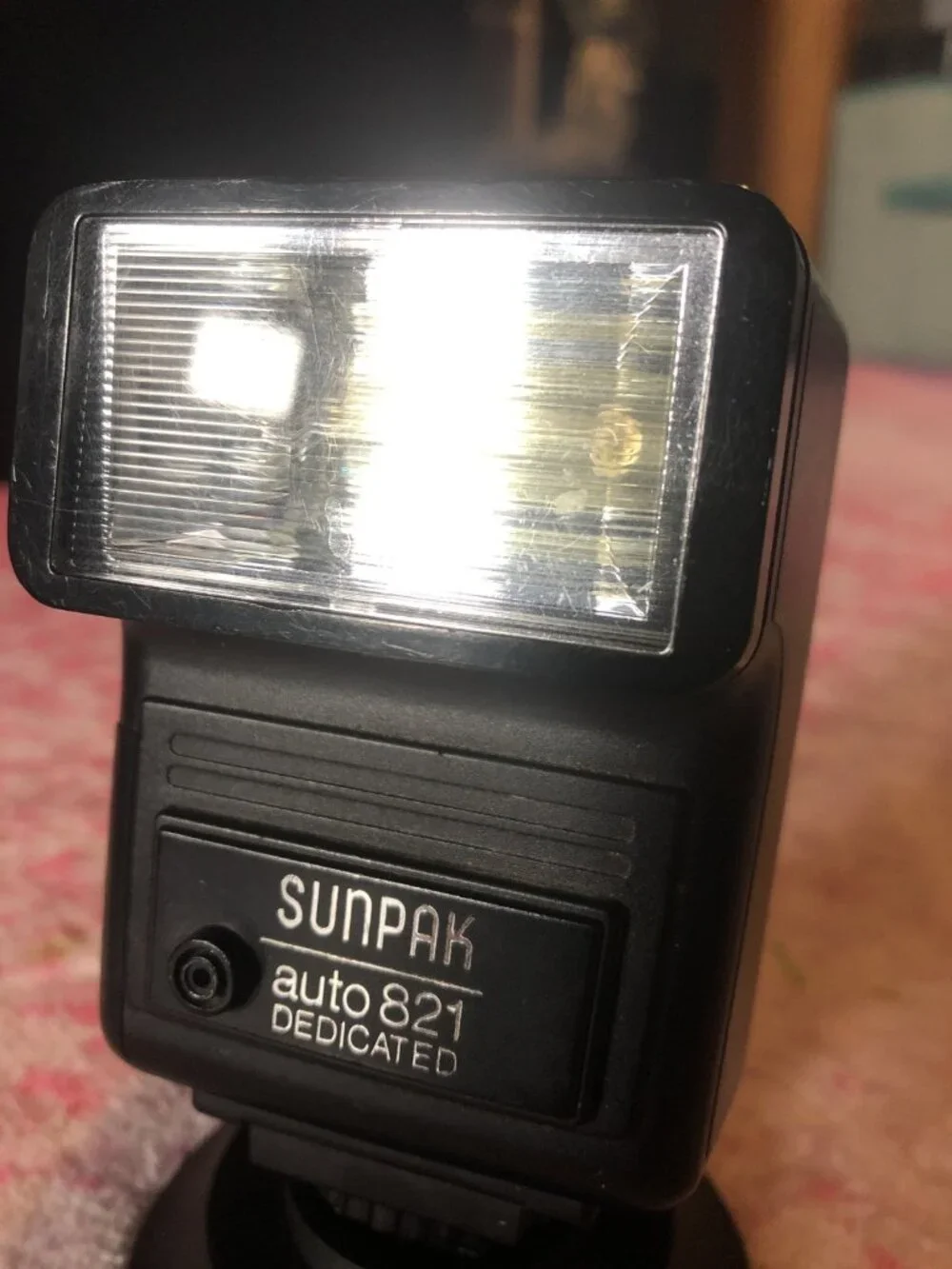 Sunpak Auto 821,4 AA Battery Operated Camera Flash Mount Unit - Tested & Working